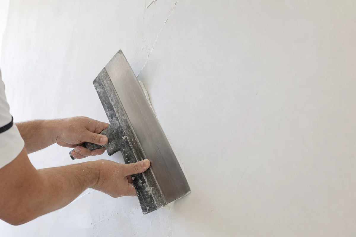 StoLevell In Sil – Spachtelauftrag zur glatten Q4-Wand